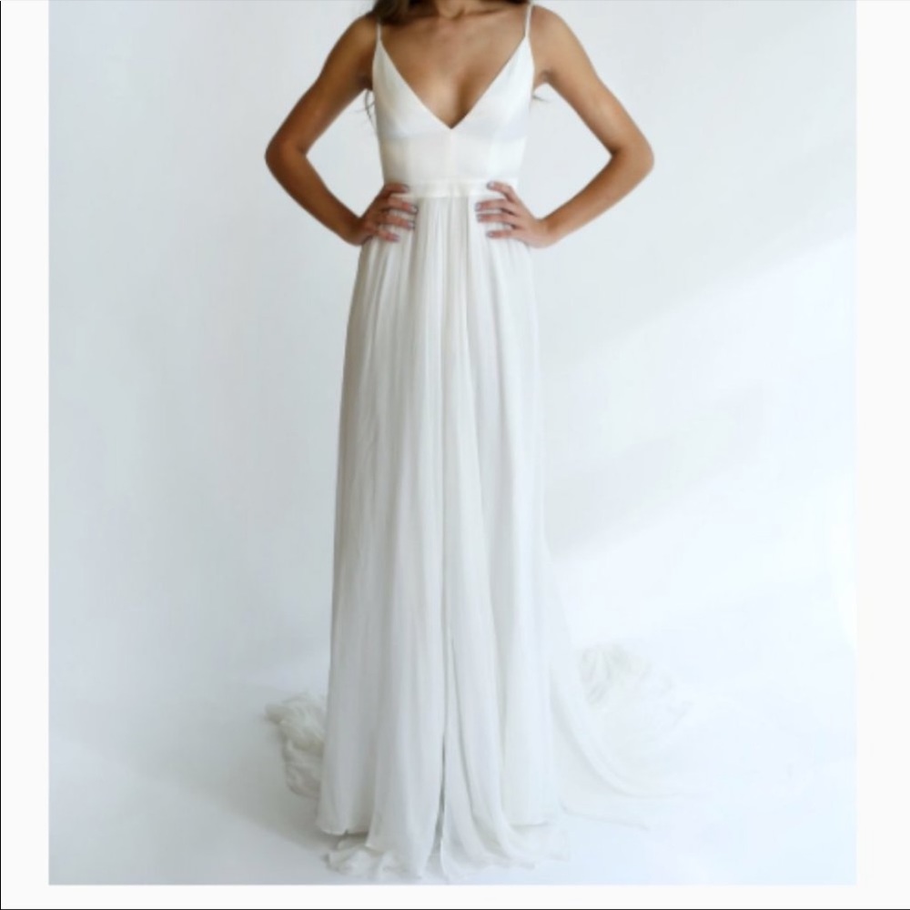Leanne Marshall McKenna Wedding Dress - Picture 3 of 13